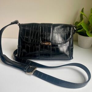 Liz Claiborne Black Faux Leather Alligator Pattern Shoulder Bag